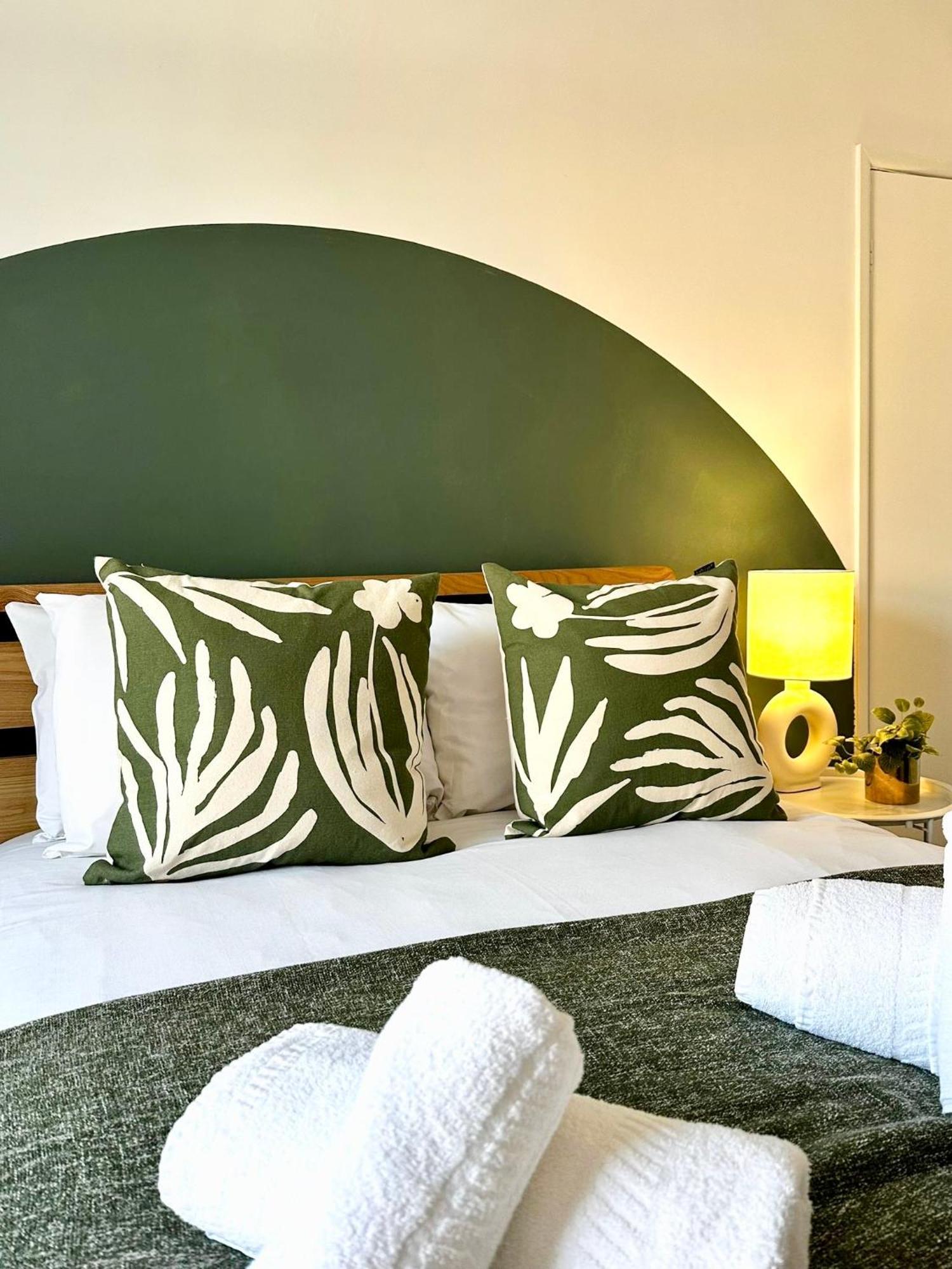 Spacious 3-Bedroom Family Home In Ince Eksteriør bilde